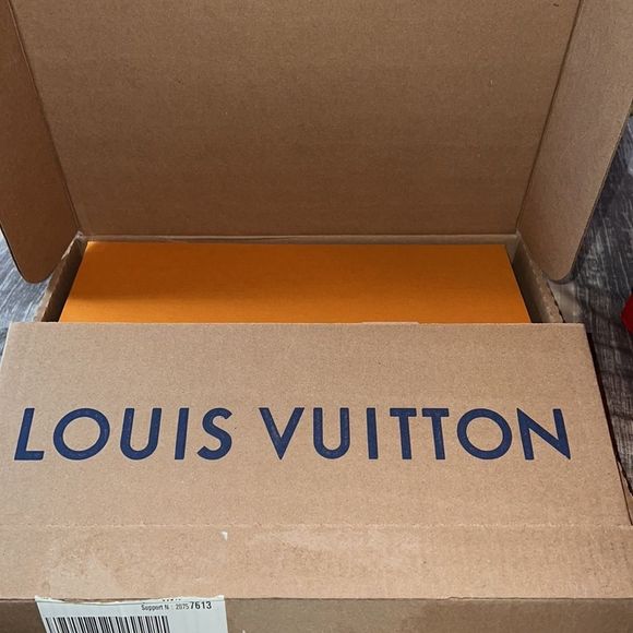 SOLD Louis Vuitton Monogram Neverfull MM Handbag - Picture 13 of 15